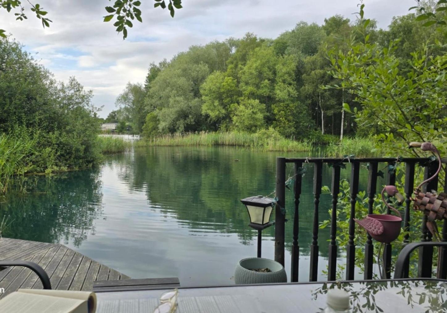 Luxury Lakeside Caravan With Hottub And Private Fishing Peg, Tattershall Lakes Buitenkant foto